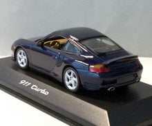 Lade das Bild in den Galerie-Viewer, Porsche 911 Turbo Händler Modell im Maßstab 1/43 dunkel blau in OVP Sockel beschriftet mit 911 turbo Limitiertes Modell für Werbezwecke Modell kommt neu in Originalverpackung/Acryl Schaukasten Vitrinen Showcase
