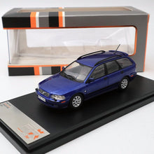 Lade das Bild in den Galerie-Viewer, VOLVO V40  Premium X   1/43 dunkelblau metallic  Modell 2001
